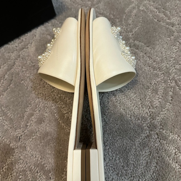 CHANEL Ivory Pearl Embellished Sandals - Picture 4 of 6
